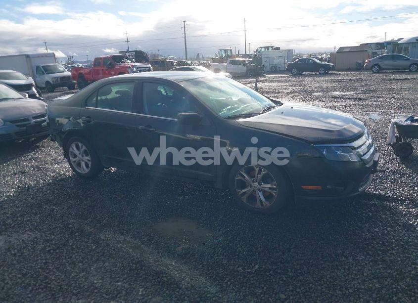 2012 Ford Fusion SE (VIN 3FAHP0HA0CR187360) main photo
