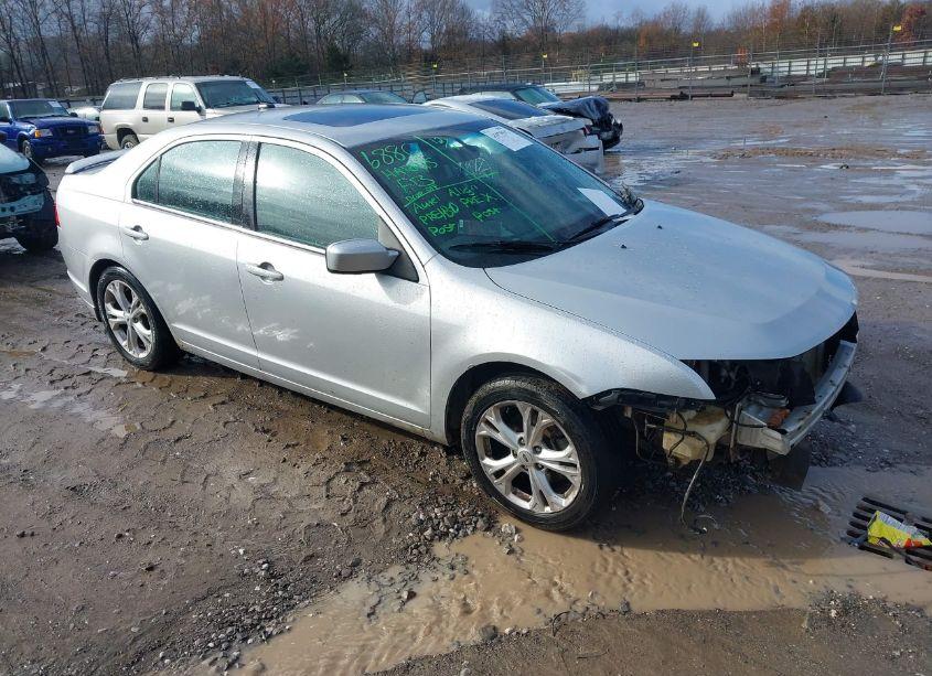 2012 Ford Fusion SE (VIN 3FAHP0HA0CR199850) main photo