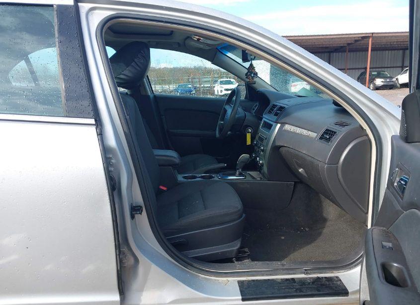 Photo 5 of 2012 Ford Fusion SE (VIN 3FAHP0HA0CR199850)