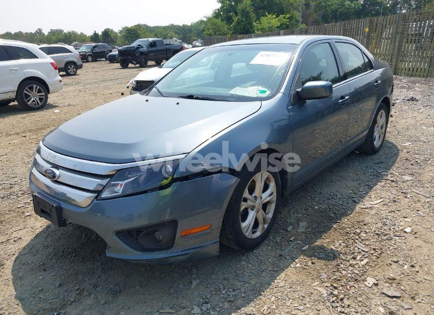 Photo 2 of 2012 Ford Fusion SE (VIN 3FAHP0HA0CR203704)