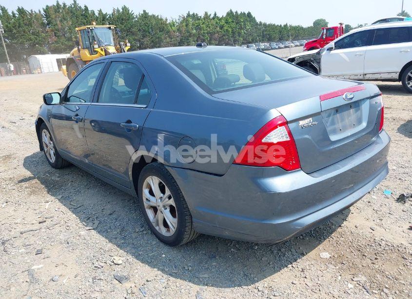 Photo 3 of 2012 Ford Fusion SE (VIN 3FAHP0HA0CR203704)