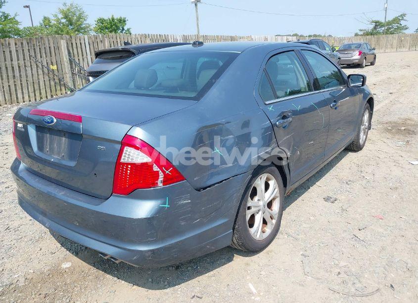 Photo 4 of 2012 Ford Fusion SE (VIN 3FAHP0HA0CR203704)