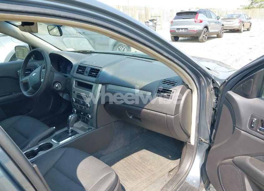 Photo 5 of 2012 Ford Fusion SE (VIN 3FAHP0HA0CR203704)