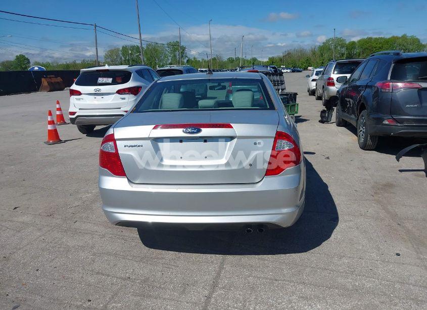 Photo 16 of 2012 Ford Fusion SE (VIN 3FAHP0HA0CR229915)