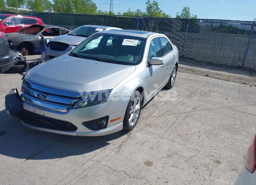 Photo 2 of 2012 Ford Fusion SE (VIN 3FAHP0HA0CR229915)