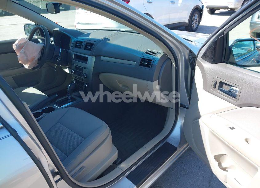 Photo 5 of 2012 Ford Fusion SE (VIN 3FAHP0HA0CR229915)