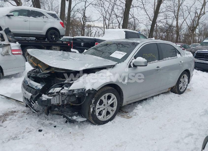 Photo 2 of 2012 Ford Fusion SE (VIN 3FAHP0HA0CR230112)