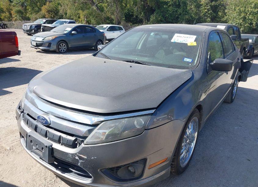 Photo 2 of 2012 Ford Fusion SE (VIN 3FAHP0HA0CR232958)
