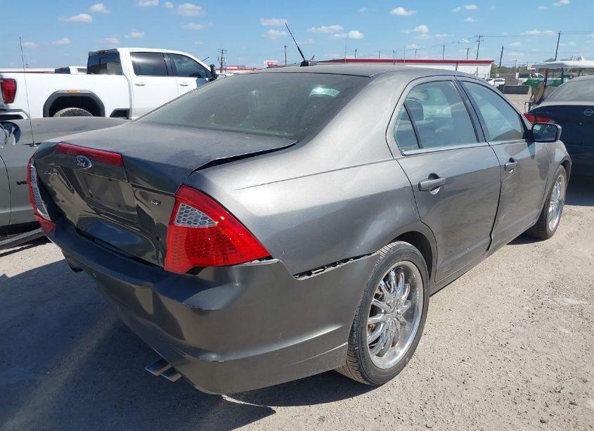 Photo 4 of 2012 Ford Fusion SE (VIN 3FAHP0HA0CR232958)