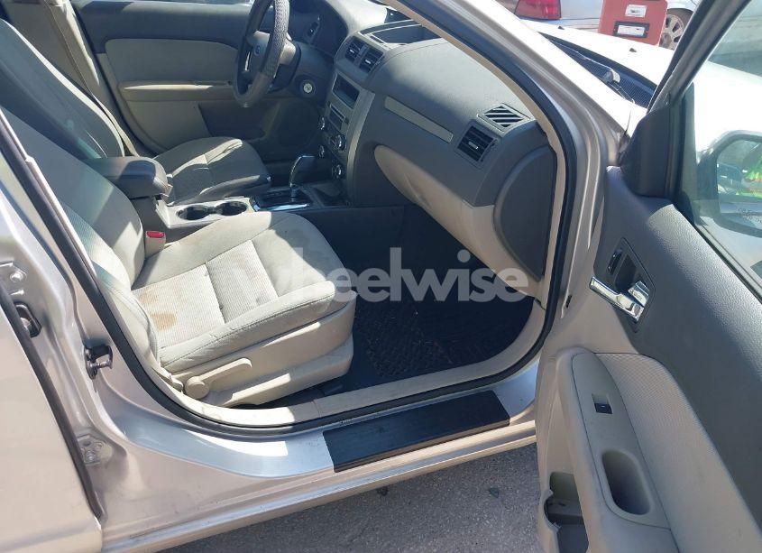 Photo 5 of 2012 Ford Fusion SE (VIN 3FAHP0HA0CR237559)