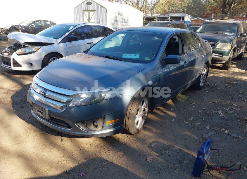 Photo 2 of 2012 Ford Fusion SE (VIN 3FAHP0HA0CR243619)