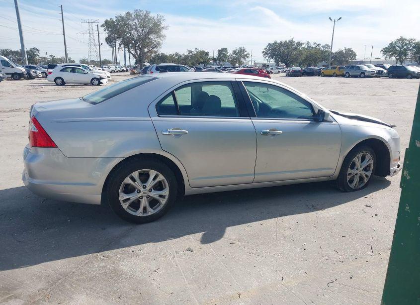 Photo 13 of 2012 Ford Fusion SE (VIN 3FAHP0HA0CR273915)