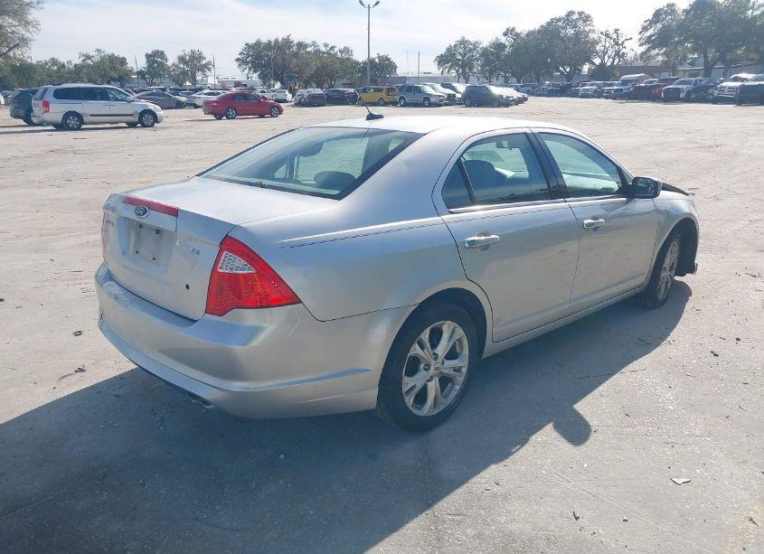 Photo 4 of 2012 Ford Fusion SE (VIN 3FAHP0HA0CR273915)