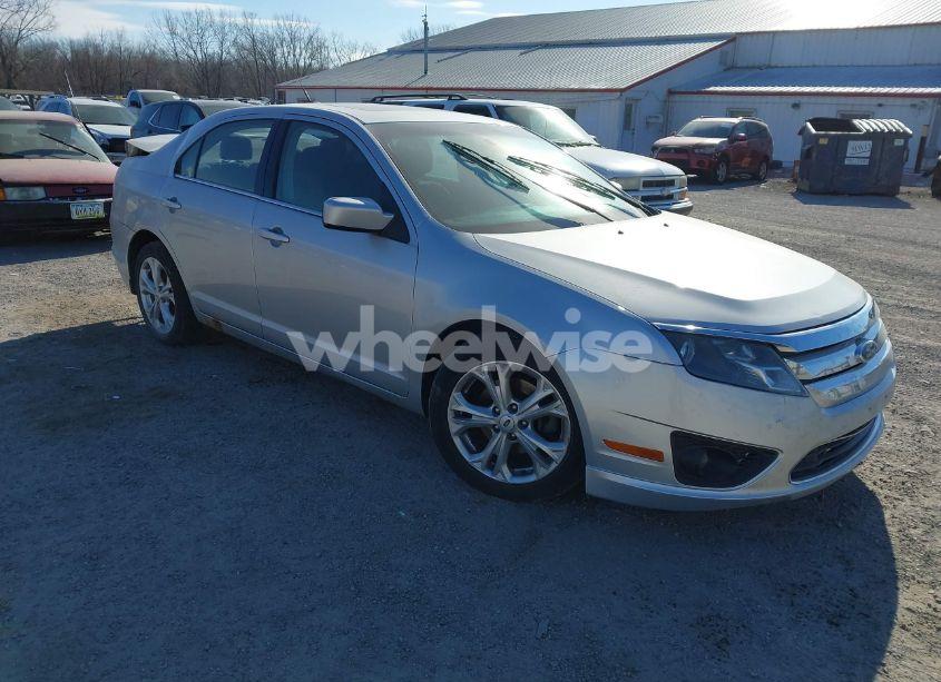 2012 Ford Fusion SE (VIN 3FAHP0HA0CR316410) main photo