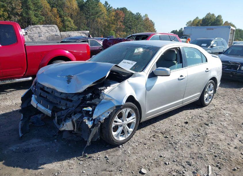 Photo 2 of 2012 Ford Fusion SE (VIN 3FAHP0HA0CR319372)