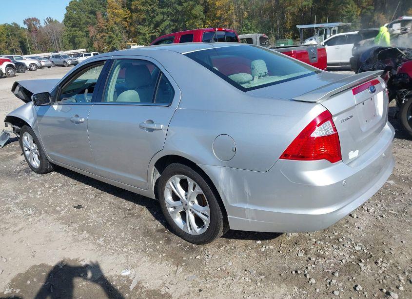 Photo 3 of 2012 Ford Fusion SE (VIN 3FAHP0HA0CR319372)