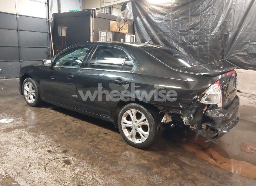 Photo 3 of 2012 Ford Fusion SE (VIN 3FAHP0HA0CR324782)