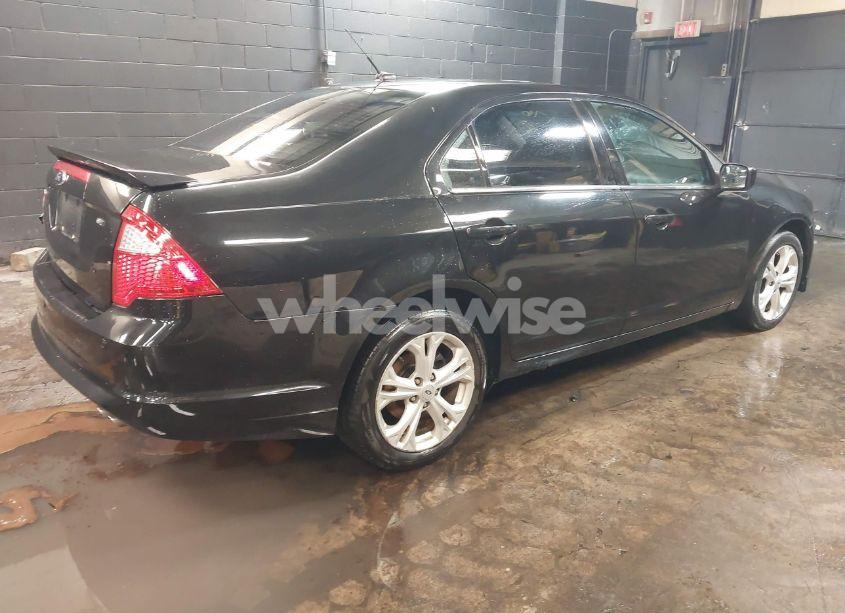 Photo 4 of 2012 Ford Fusion SE (VIN 3FAHP0HA0CR324782)