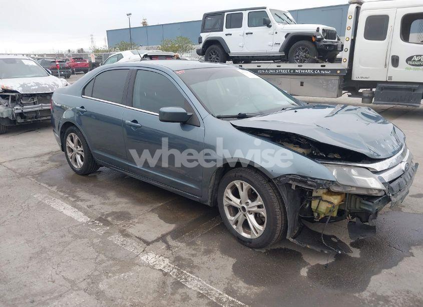 2012 Ford Fusion SE (VIN 3FAHP0HA0CR327696) main photo