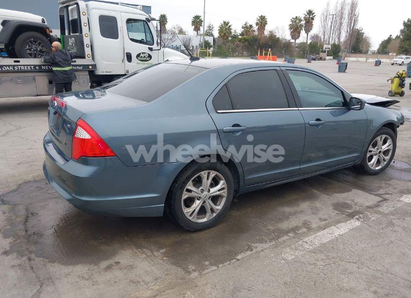 Photo 4 of 2012 Ford Fusion SE (VIN 3FAHP0HA0CR327696)