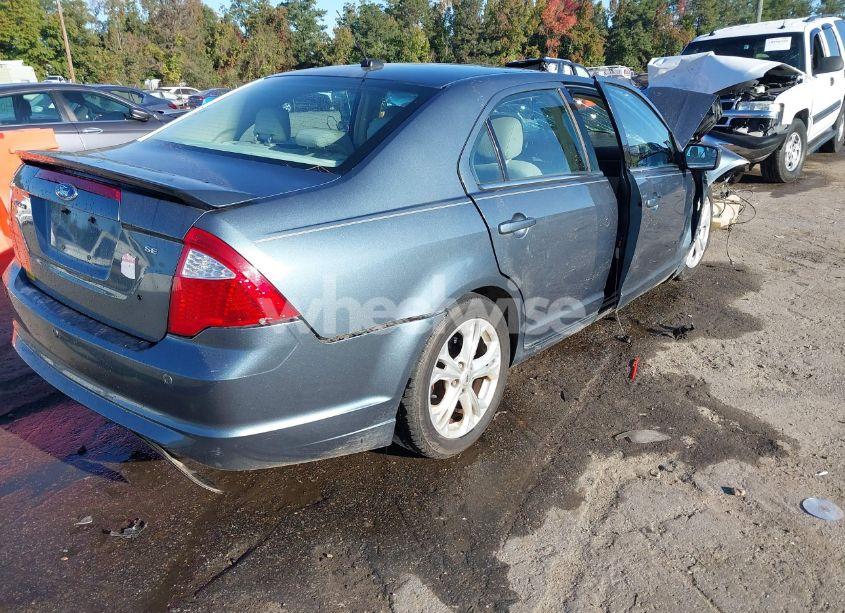 Photo 4 of 2012 Ford Fusion SE (VIN 3FAHP0HA0CR388305)