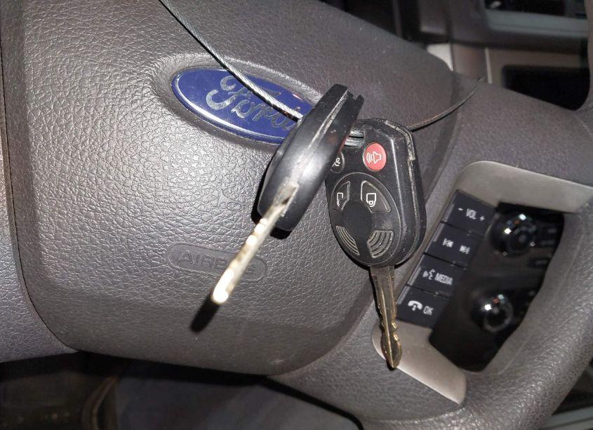 Photo 11 of 2010 Ford Fusion SE (VIN 3FAHP0HA1AR116133)