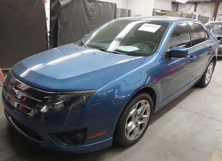 Photo 2 of 2010 Ford Fusion SE (VIN 3FAHP0HA1AR116133)