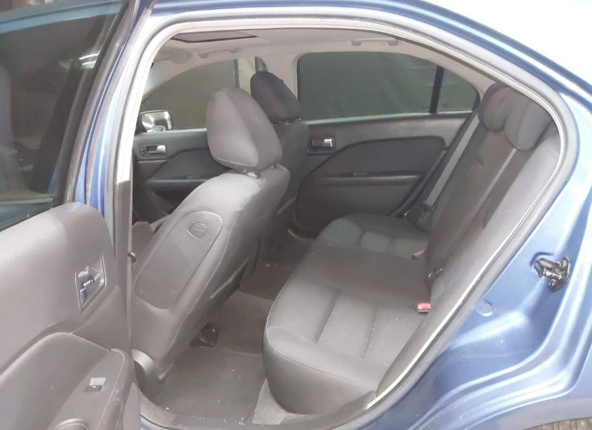 Photo 8 of 2010 Ford Fusion SE (VIN 3FAHP0HA1AR116133)