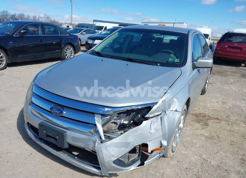 Photo 6 of 2010 Ford Fusion SE (VIN 3FAHP0HA1AR157880)