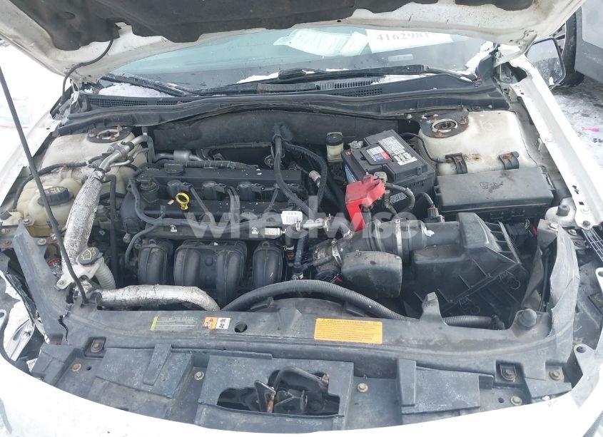 Photo 10 of 2010 Ford Fusion SE (VIN 3FAHP0HA1AR187252)