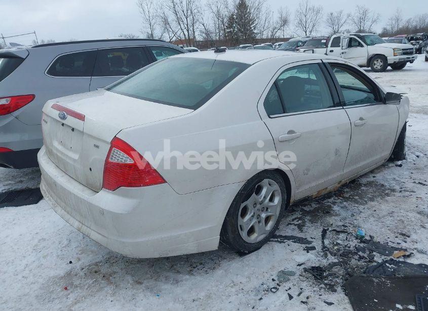 Photo 4 of 2010 Ford Fusion SE (VIN 3FAHP0HA1AR187252)