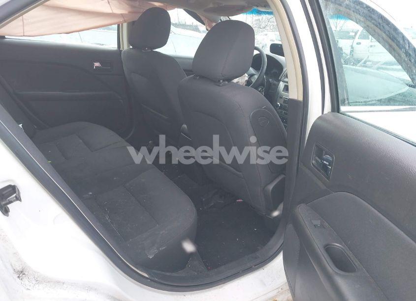 Photo 8 of 2010 Ford Fusion SE (VIN 3FAHP0HA1AR187252)