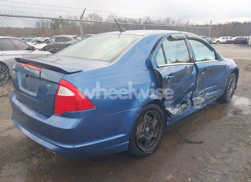 Photo 4 of 2010 Ford Fusion SE (VIN 3FAHP0HA1AR221335)