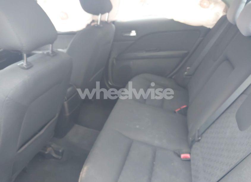 Photo 8 of 2010 Ford Fusion SE (VIN 3FAHP0HA1AR221335)