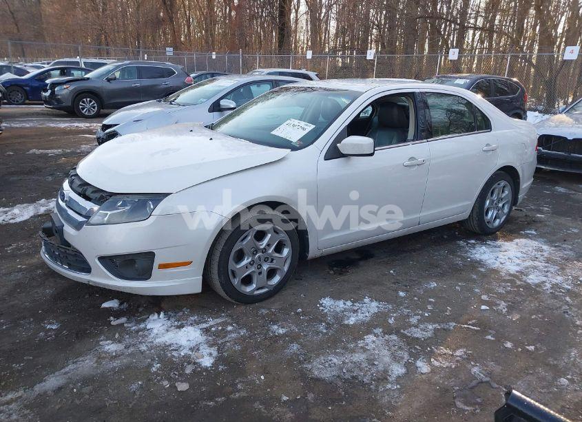 Photo 2 of 2010 Ford Fusion SE (VIN 3FAHP0HA1AR303047)