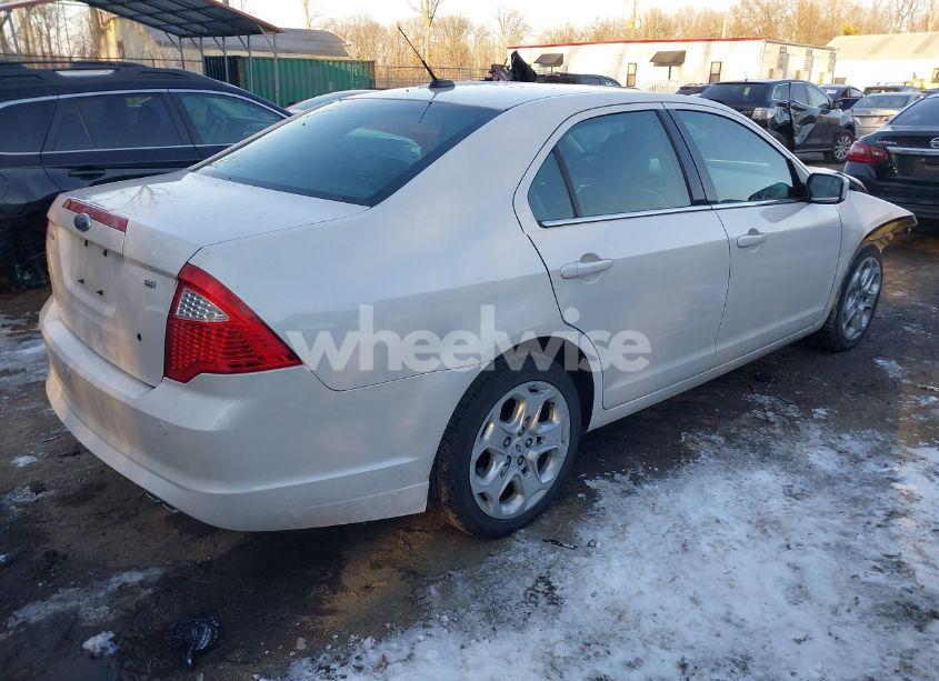 Photo 4 of 2010 Ford Fusion SE (VIN 3FAHP0HA1AR303047)