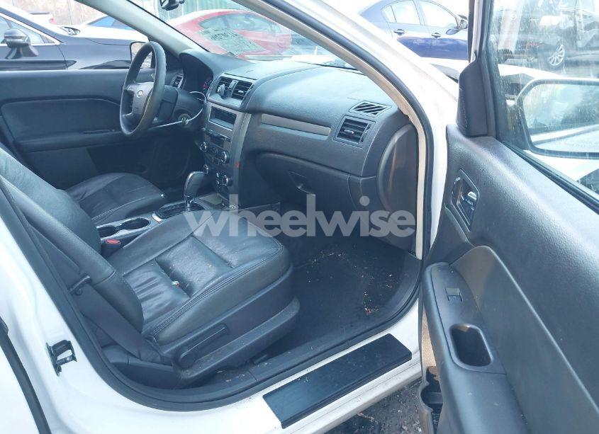 Photo 5 of 2010 Ford Fusion SE (VIN 3FAHP0HA1AR303047)