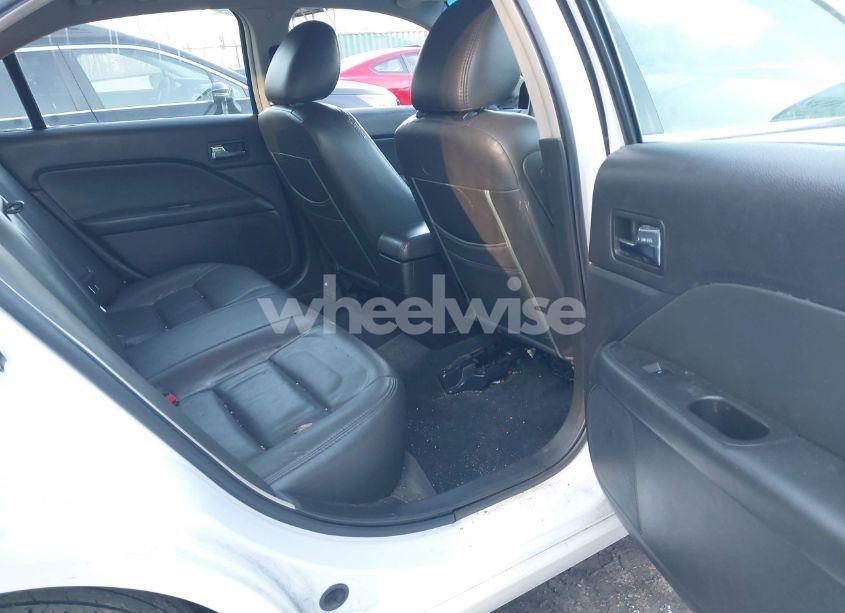 Photo 8 of 2010 Ford Fusion SE (VIN 3FAHP0HA1AR303047)