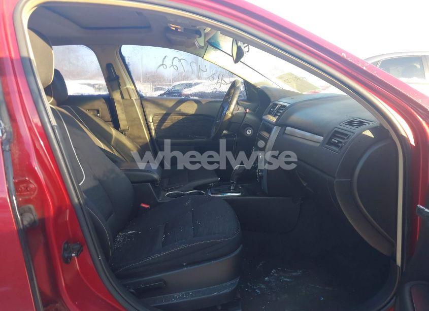 Photo 5 of 2010 Ford Fusion SE (VIN 3FAHP0HA1AR322231)