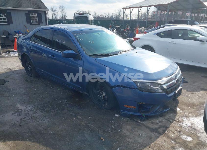 2010 Ford Fusion SE (VIN 3FAHP0HA1AR323041) main photo