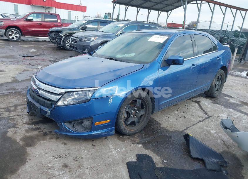 Photo 2 of 2010 Ford Fusion SE (VIN 3FAHP0HA1AR323041)