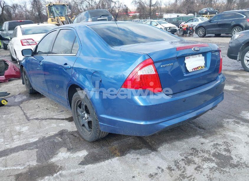 Photo 3 of 2010 Ford Fusion SE (VIN 3FAHP0HA1AR323041)