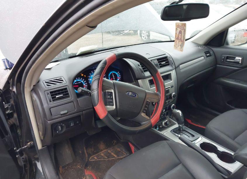 Photo 13 of 2010 Ford Fusion SE (VIN 3FAHP0HA1AR355598)
