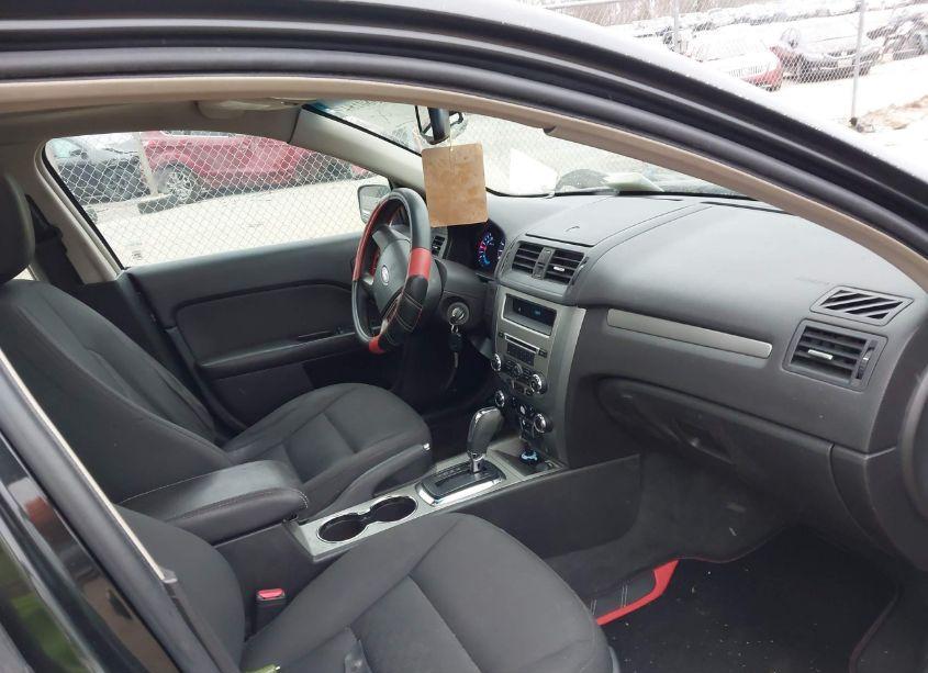 Photo 5 of 2010 Ford Fusion SE (VIN 3FAHP0HA1AR355598)