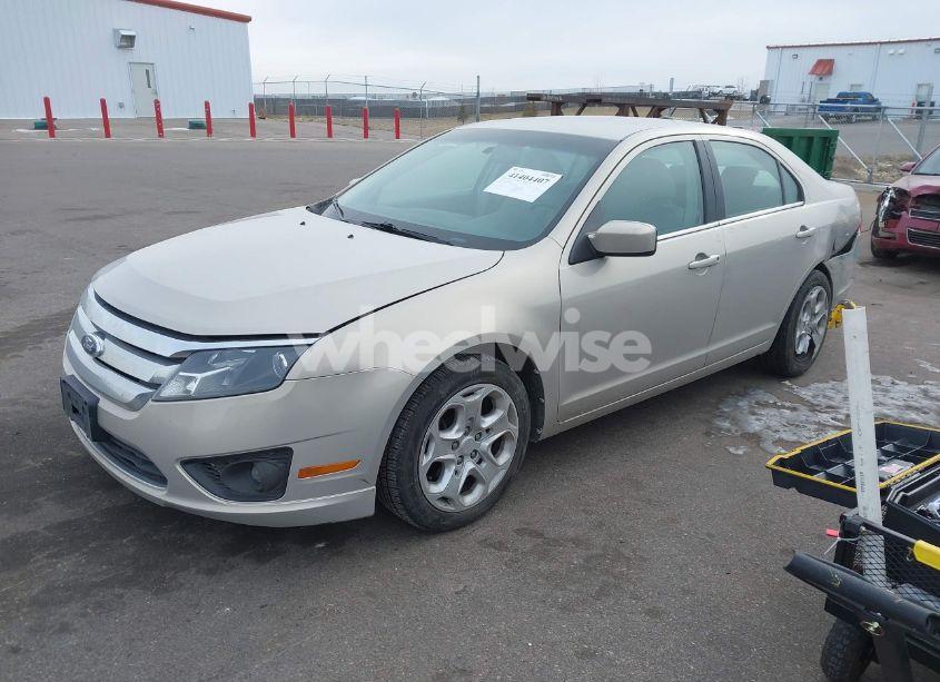 Photo 2 of 2010 Ford Fusion SE (VIN 3FAHP0HA1AR362115)
