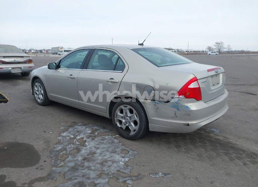 Photo 3 of 2010 Ford Fusion SE (VIN 3FAHP0HA1AR362115)