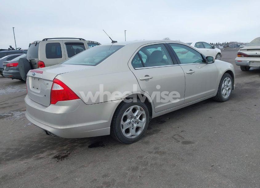 Photo 4 of 2010 Ford Fusion SE (VIN 3FAHP0HA1AR362115)