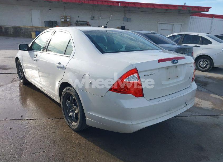Photo 3 of 2010 Ford Fusion SE (VIN 3FAHP0HA1AR400104)