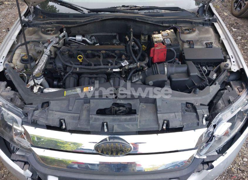 Photo 10 of 2010 Ford Fusion SE (VIN 3FAHP0HA1AR401138)