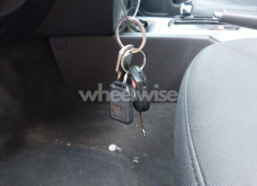 Photo 11 of 2010 Ford Fusion SE (VIN 3FAHP0HA1AR401138)